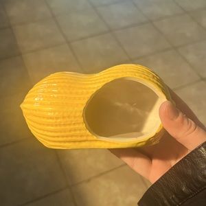 Ceramic Yellow Peanut - Small Animal Bed/Shelter